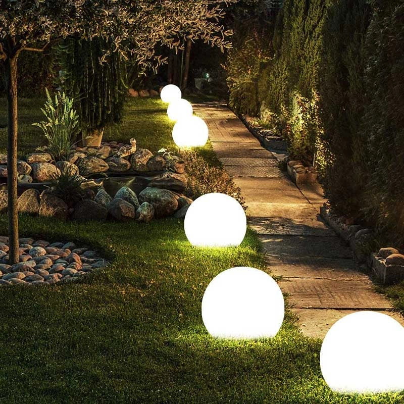 Sphere Garden Light